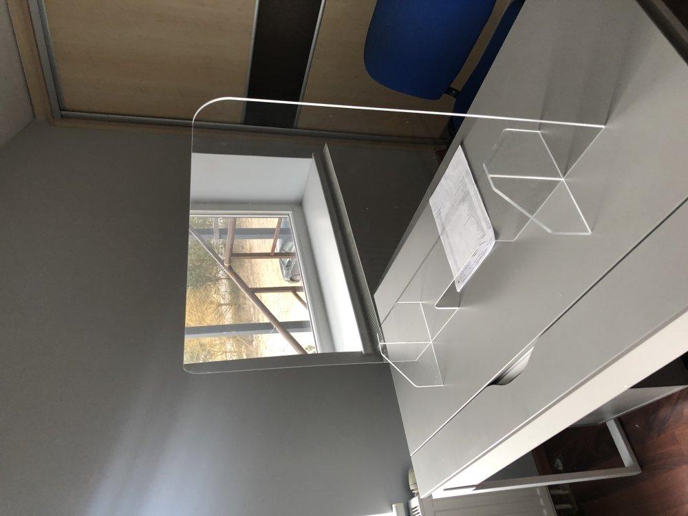 ECRAN DE PROTECTION EN PLEXIGLAS 650 X 650