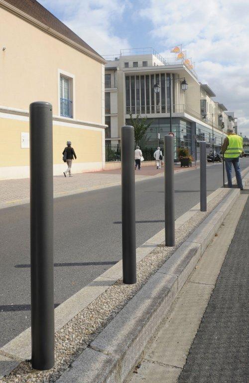 POTELET DE CARREFOUR PEINT SUR ZINC