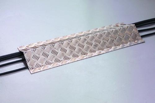RAMPE DE PASSAGE POUR CABLES