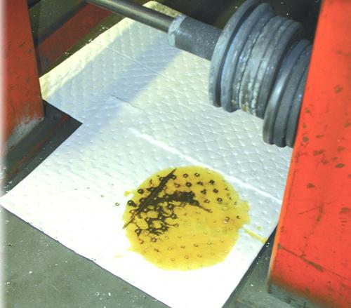 FEUILLE ABSORBANTE HYDROCARBURES