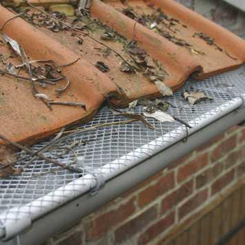 GRILLE PROTEGE GOUTTIERES